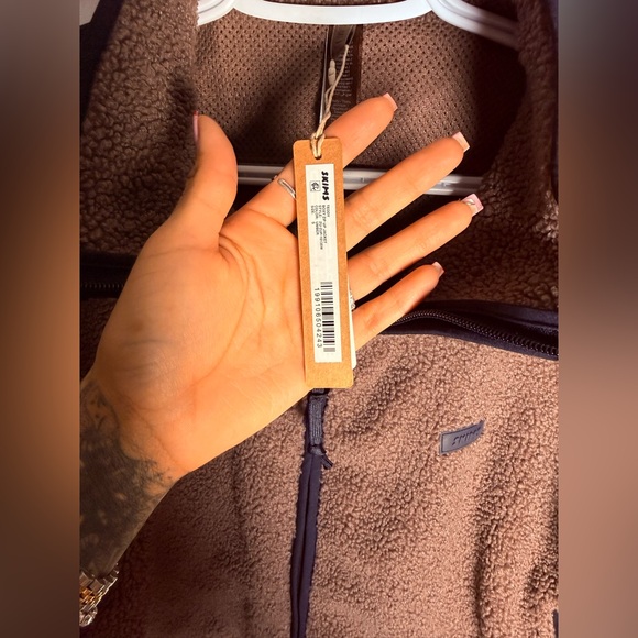 SOLDOUT SKIMS Chocolate and Black Fleece Jacket - Picture 6 of 8